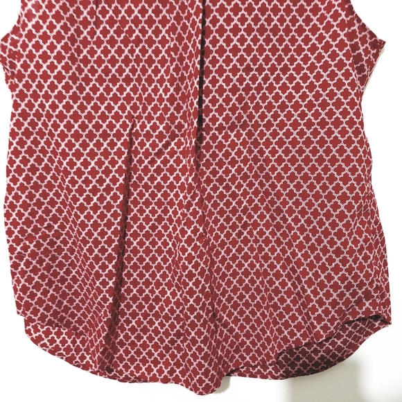 St. John's Bay Woman Sleeveless Blouse Top Red and White Arabisque Boho Style - Picture 7 of 8